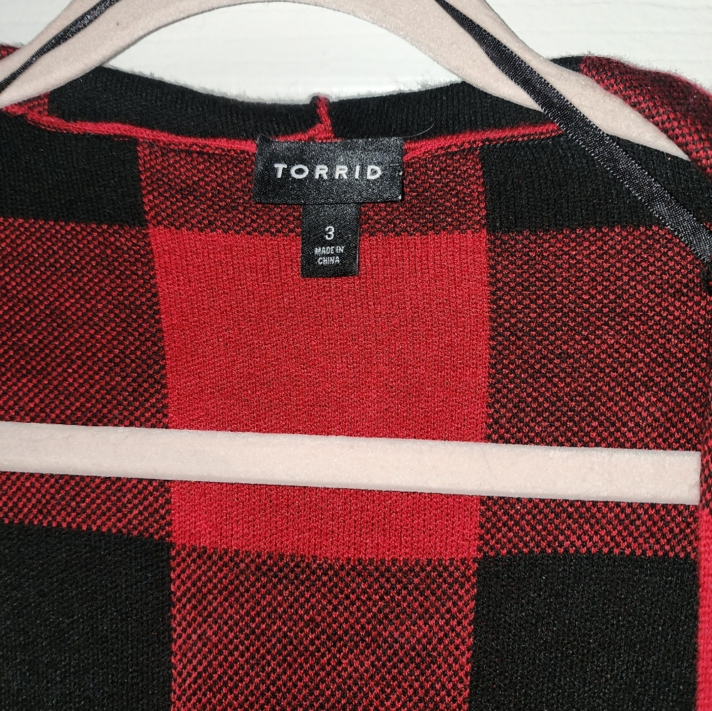 Red and Black Checkered Robe - Picture 4 of 4